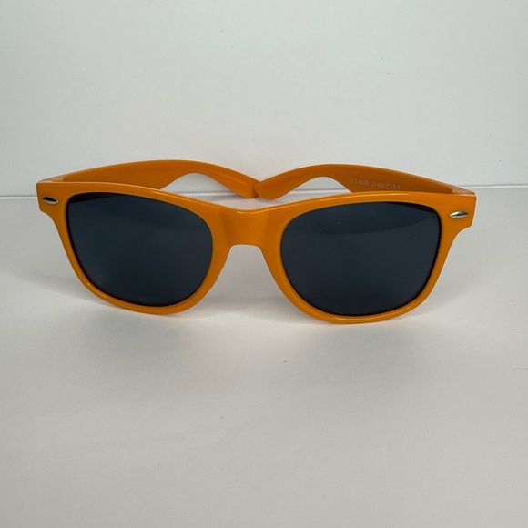Veuve Clicquot Orange Sunglasses - Picture 3 of 5